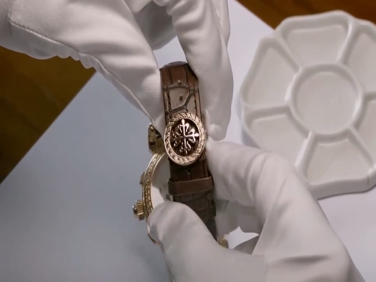 万国手表保养一次要多少钱（万国修复外观）