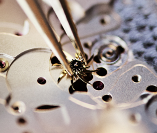 万国手表维修价格查询官网（万国手表不精准）